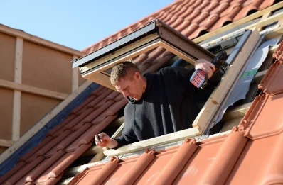Pose de fenêtres de toit Velux à Douchapt